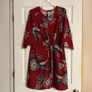 NWT Women’s Madison Floral Faux Wrap Style Dress Size Small